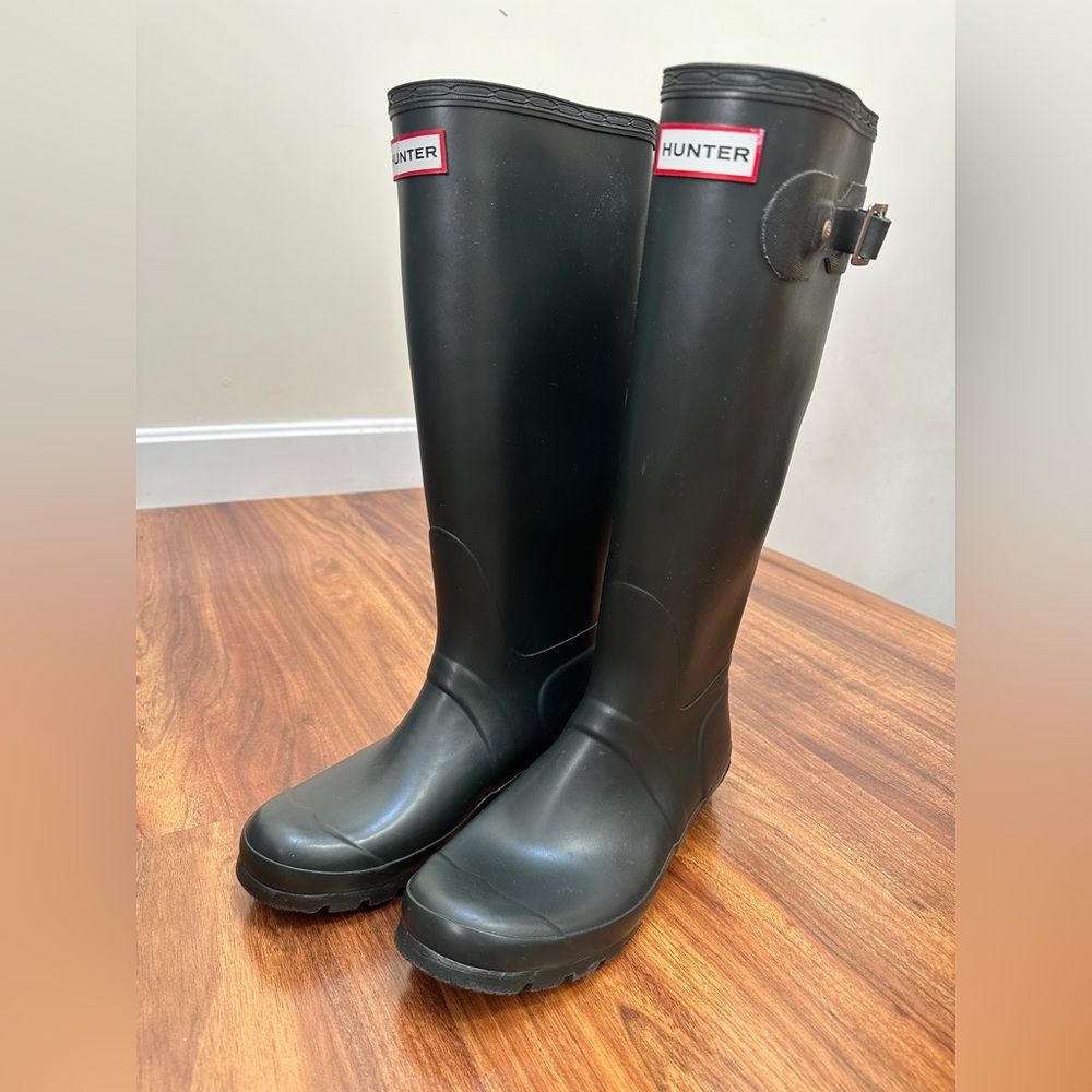 Original Tall Hunter Rainboots, Women's Size 7 US/38 EU, Matte Dark Green